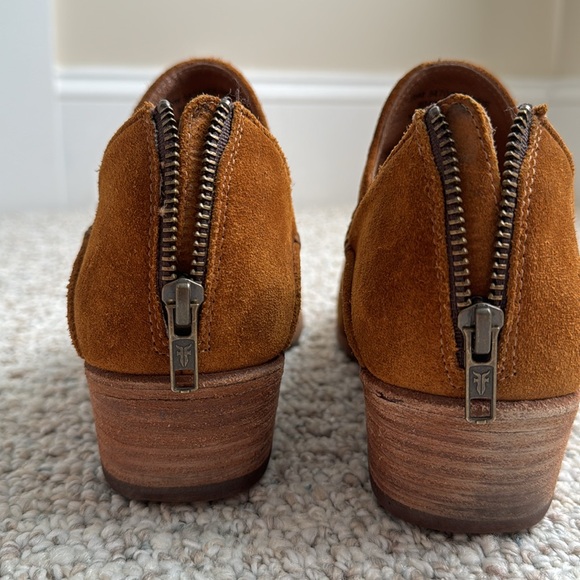 Frye Carson Shootie - Picture 2 of 8